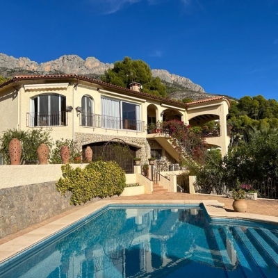 5 bed casa / chalet in Altea