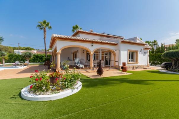 Renovated Mediterranean Villa For Sale in La Guardia Park Javea