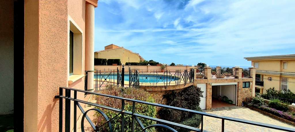 5 bed villa in Calp