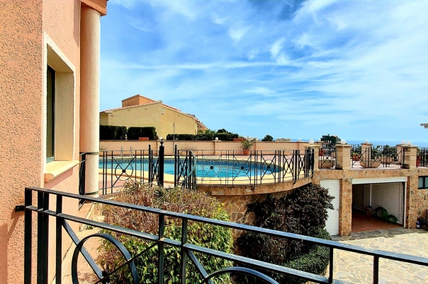 5 bed villa in Calp