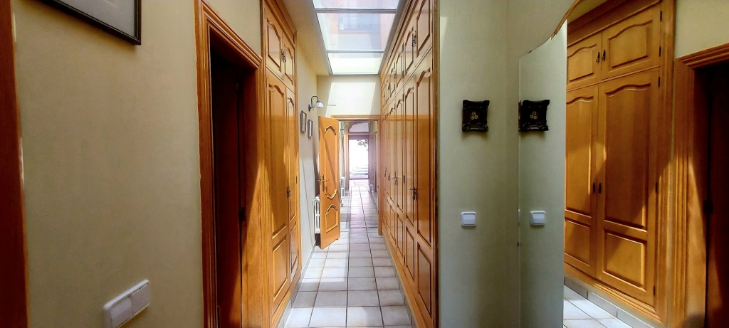 5 bed villa in Calp