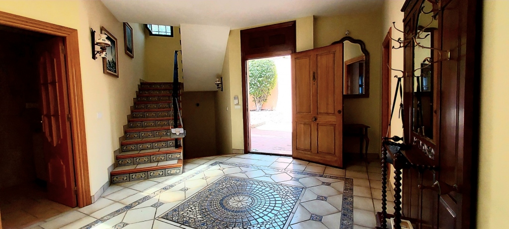 5 bed villa in Calp