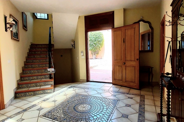 5 bed villa in Calp