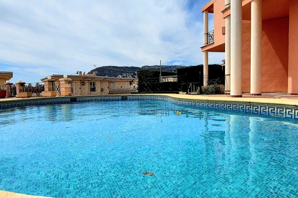 5 bed villa in Calp