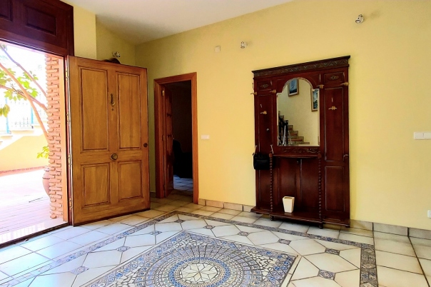 5 bed villa in Calp