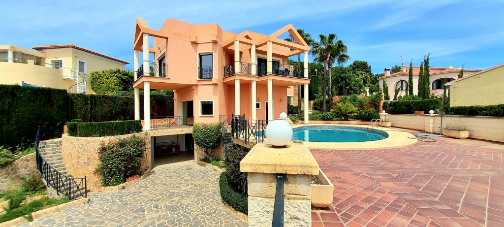 5 bed villa in Calp