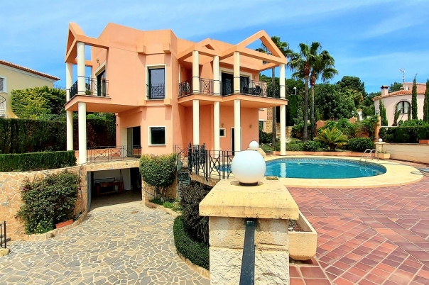 5 bed villa in Calp