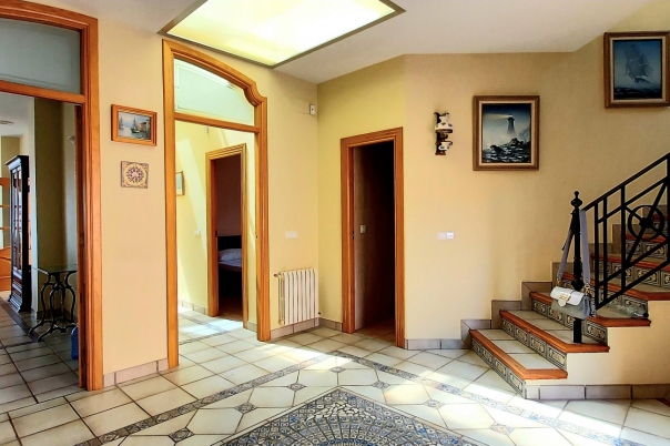 5 bed villa in Calp