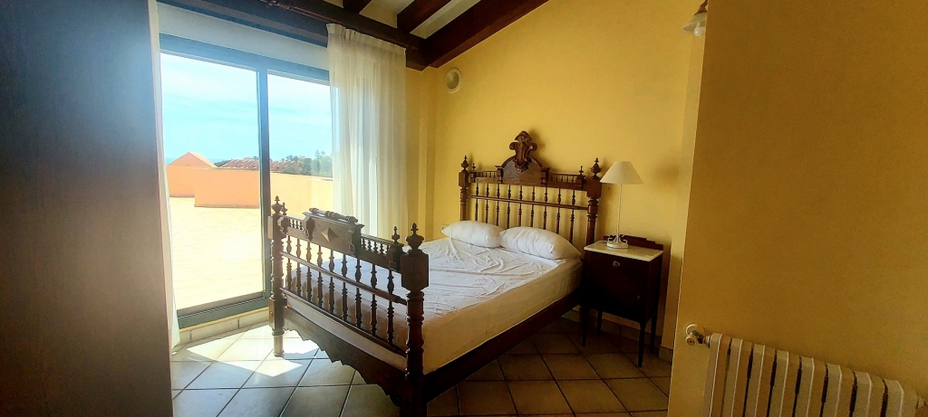 5 bed villa in Calp