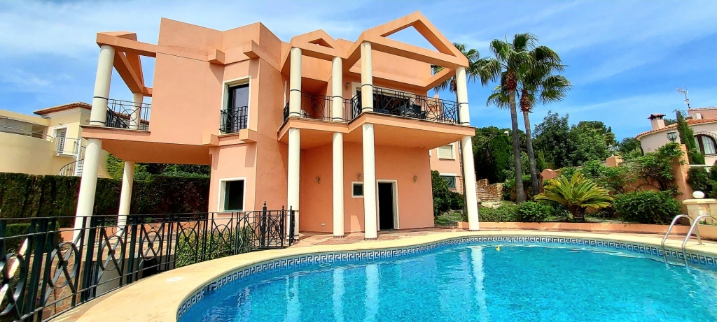 5 bed villa in Calp