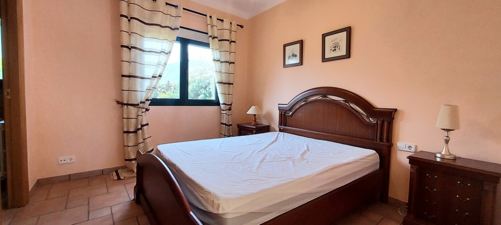 5 bed villa in Calp