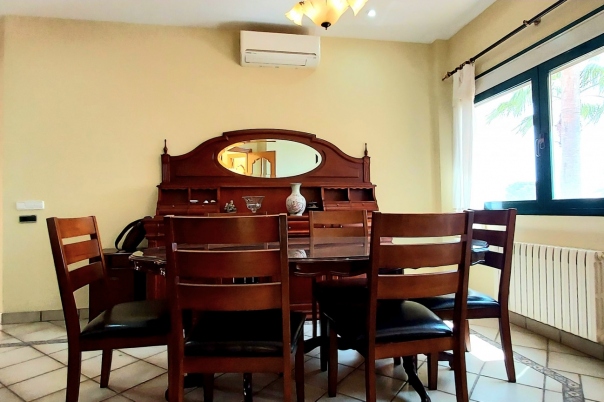 5 bed villa in Calp
