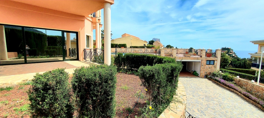5 bed villa in Calp