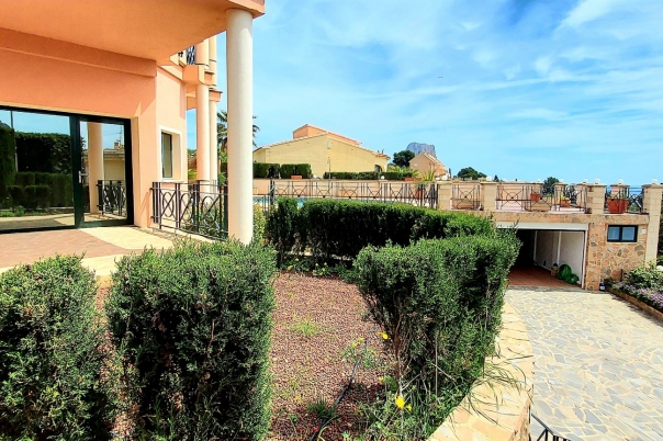 5 bed villa in Calp