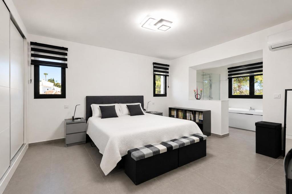 12 bed villa in Jávea