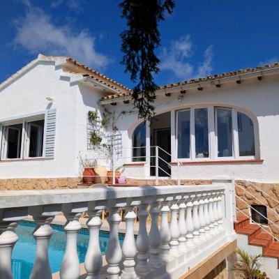 3 bed villas in Moraira