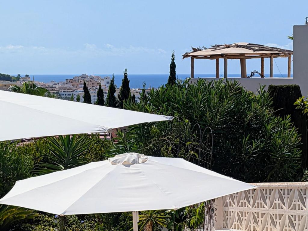 3 bed villas in Moraira