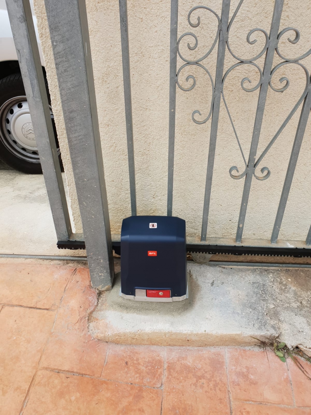 Security & Services Costa Blanca - Electric Gates, Garage Doors & Locksmith