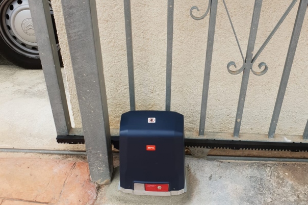Security & Services Costa Blanca - Electric Gates, Garage Doors & Locksmith