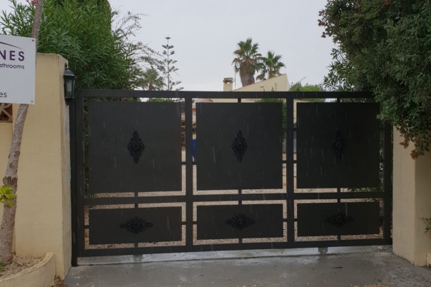 Security & Services Costa Blanca - Electric Gates, Garage Doors & Locksmith