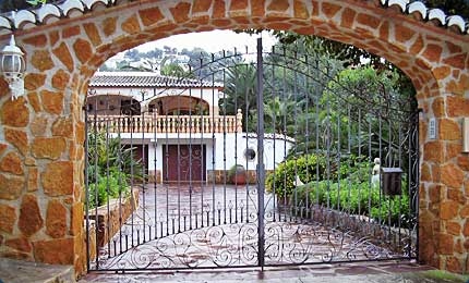 Security & Services Costa Blanca - Electric Gates, Garage Doors & Locksmith