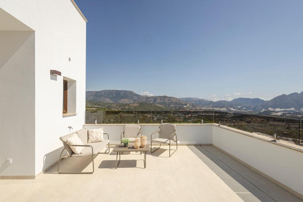 3 bed villa in Polop