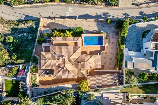 6 bed villa in Altea