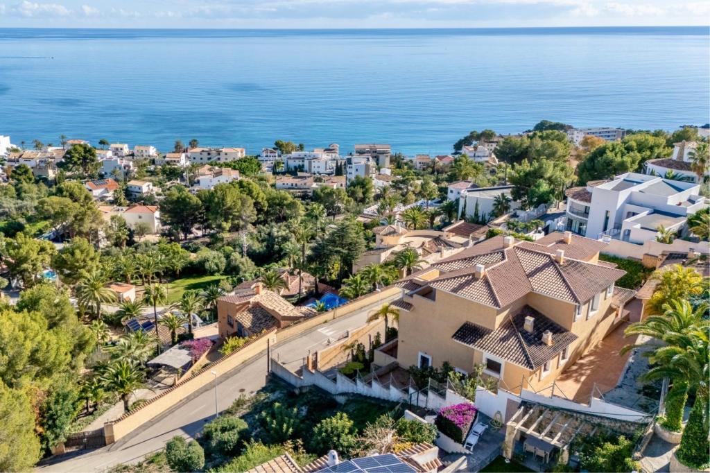 6 bed villa in Altea