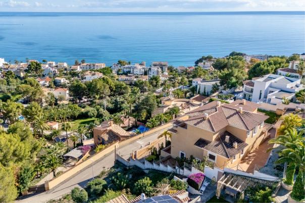 6 bed villa in Altea