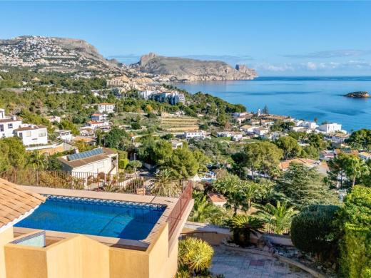 6 bed villa in Altea