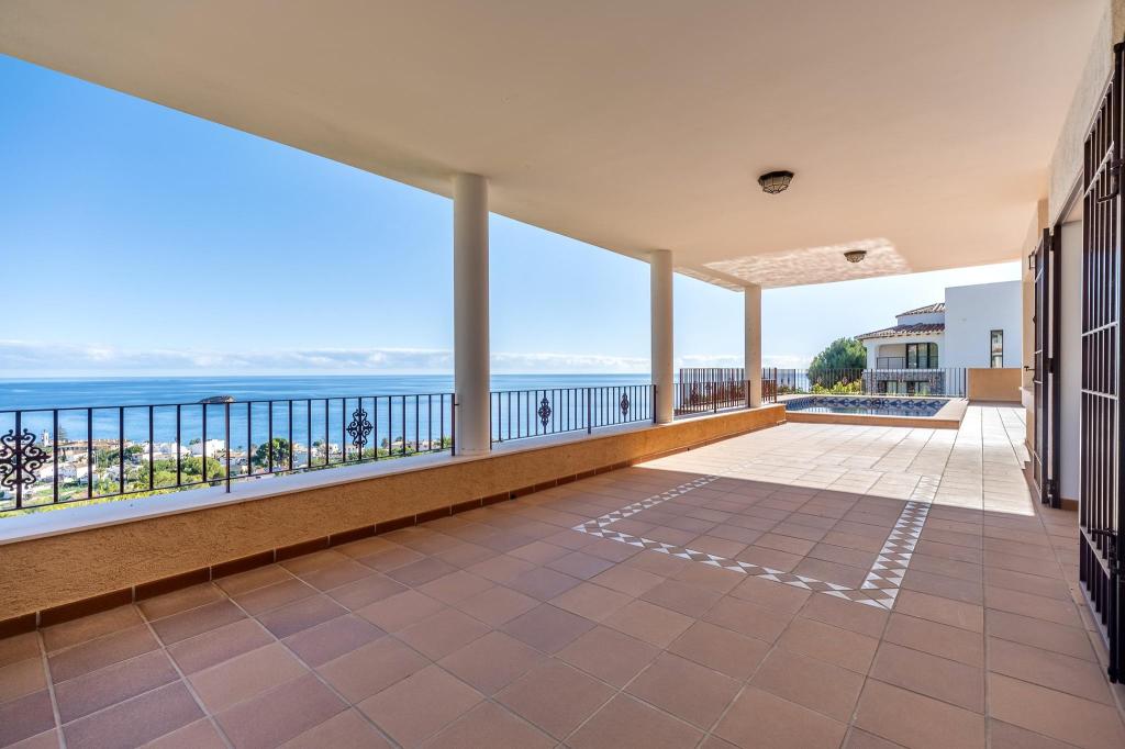 6 bed villa in Altea