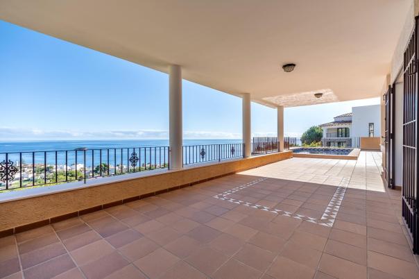 6 bed villa in Altea