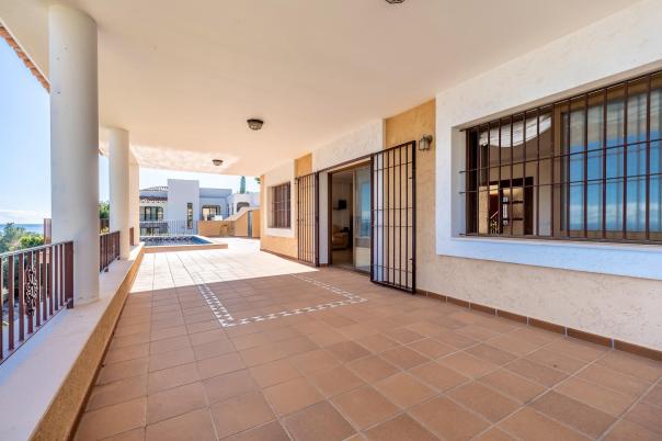 6 bed villa in Altea