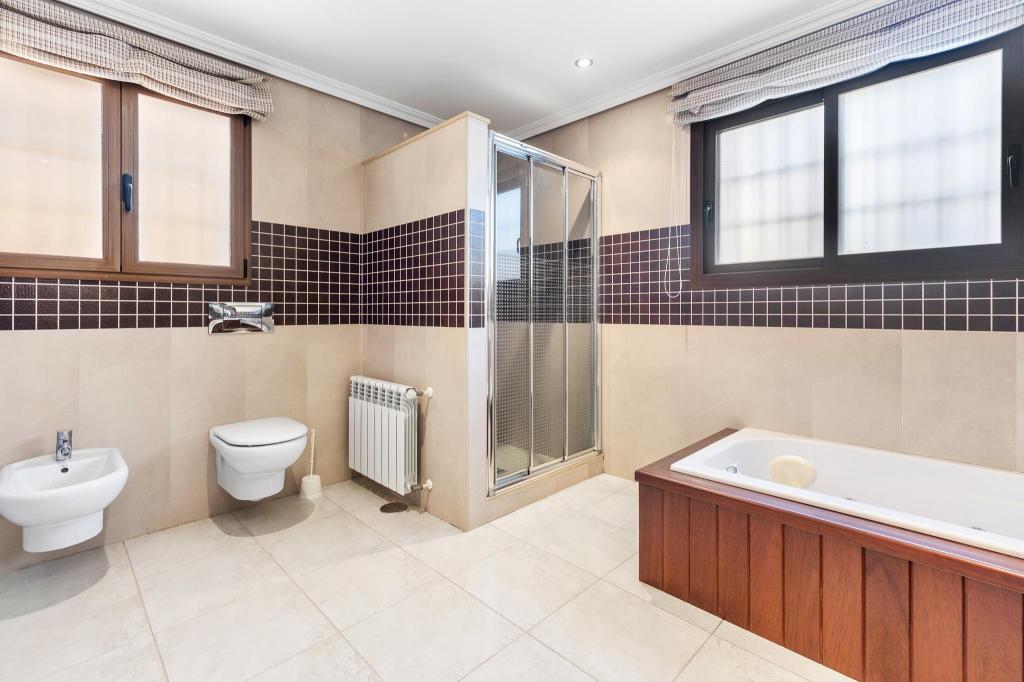 6 bed villa in Altea