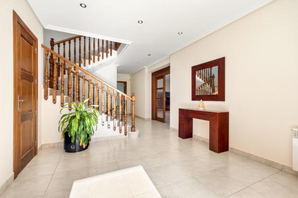 6 bed villa in Altea