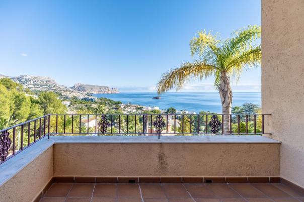 6 bed villa in Altea