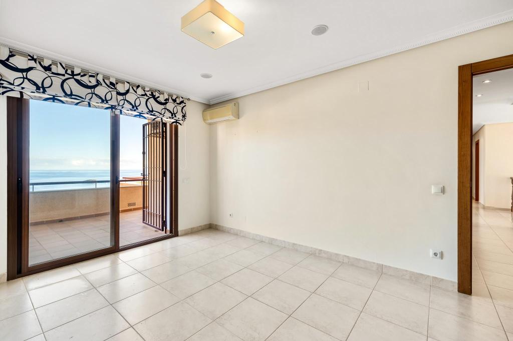 6 bed villa in Altea