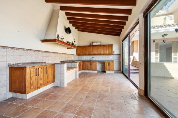 6 bed villa in Altea