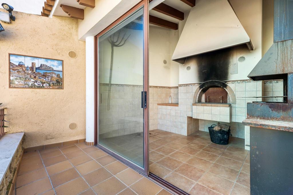 6 bed villa in Altea