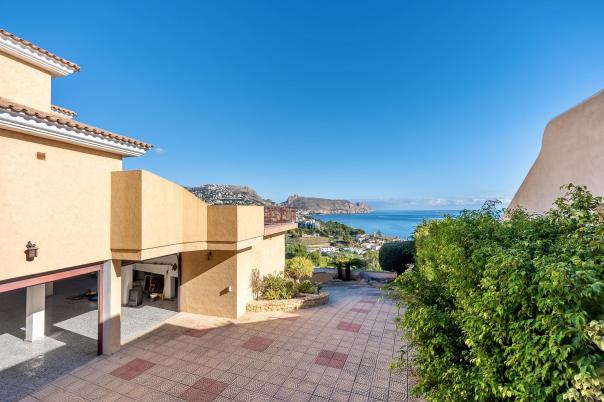 6 bed villa in Altea