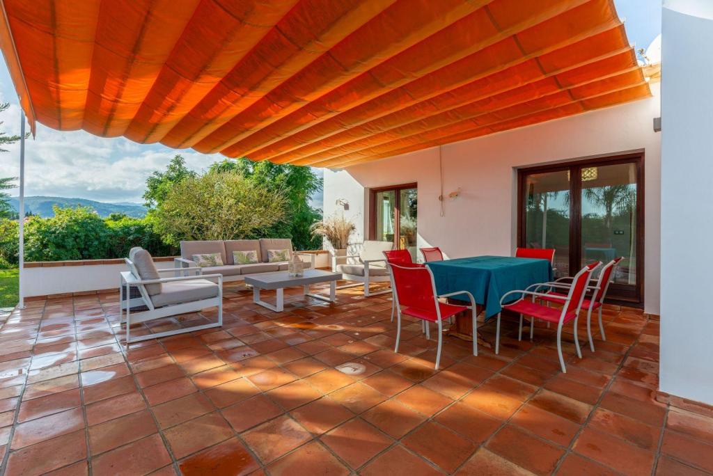 5 bed villa in Ondara