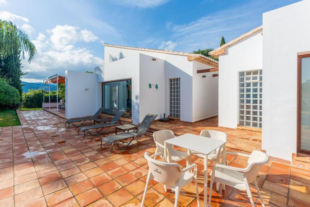 5 bed villa in Ondara