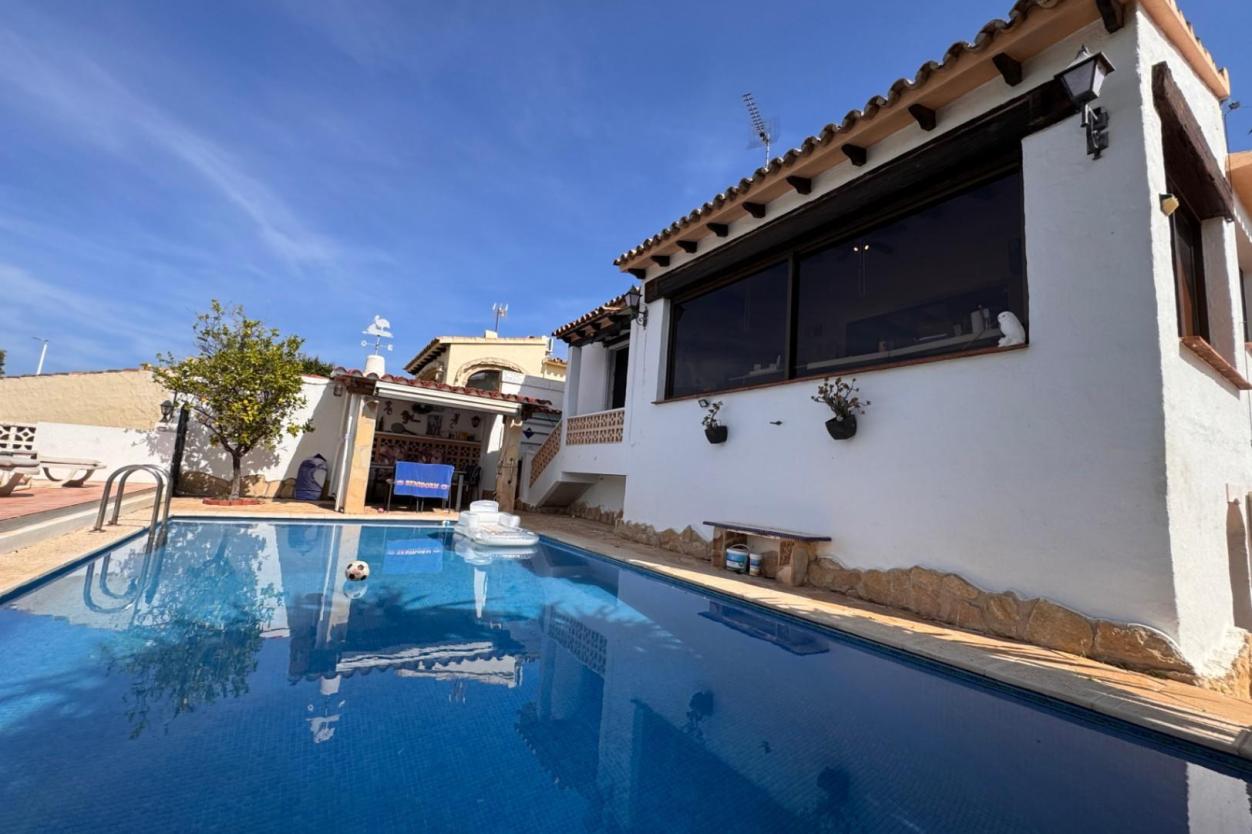 3 bed villa in Moraira