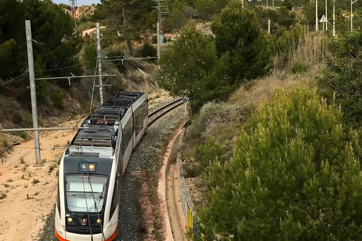 Using the TRAM in Calpe: A Practical Guide to Line 9
