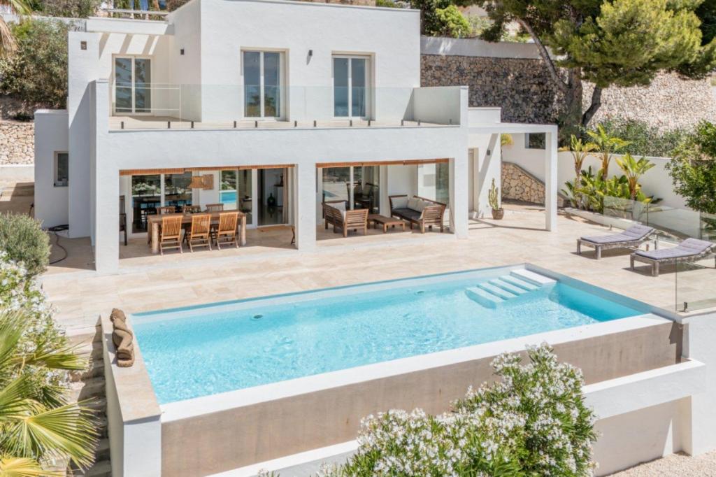 3 bed villas in Moraira