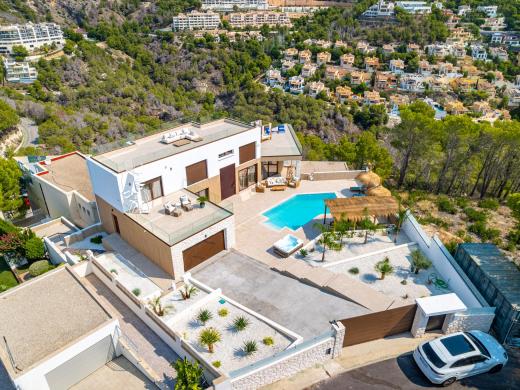 4 bed villa in Altea