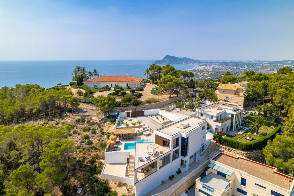 4 bed villa in Altea
