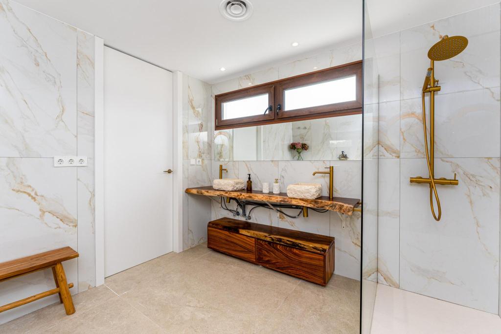 4 bed villa in Altea