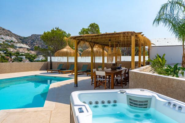 4 bed villa in Altea