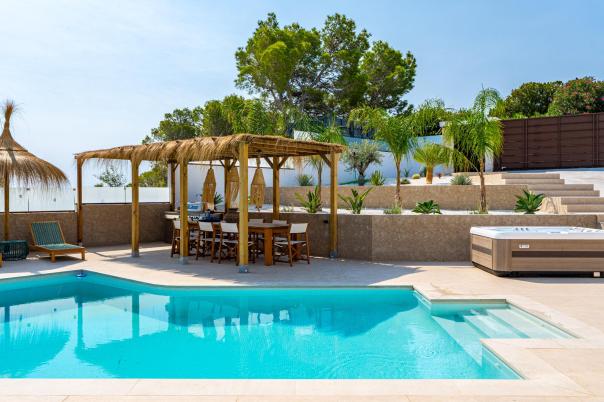 4 bed villa in Altea